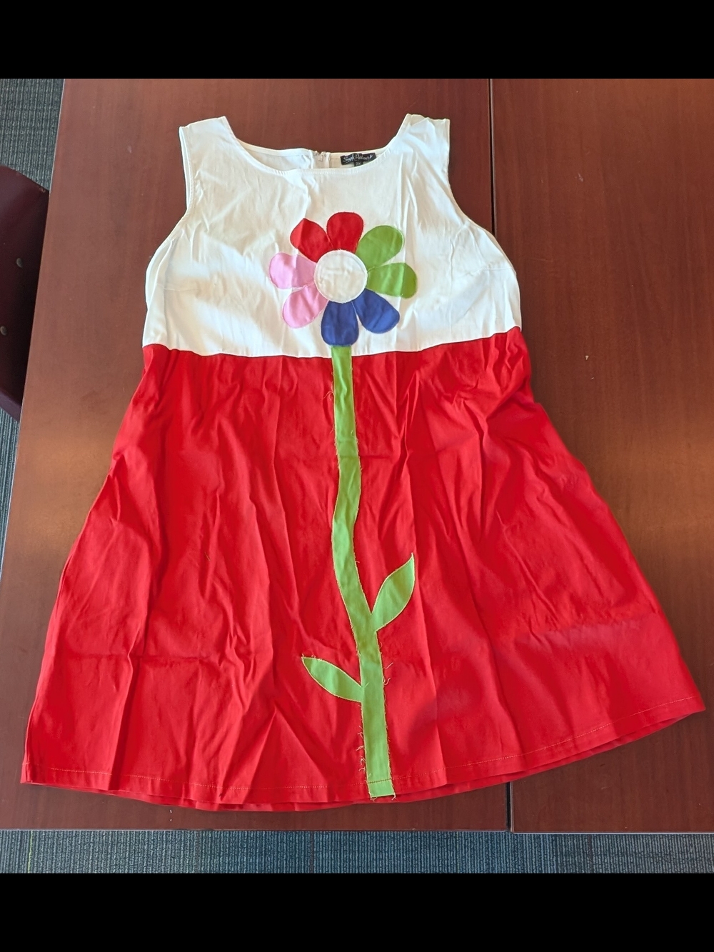 Women's White & Red Retro 60s Flower Appliqué Dress With Pockets